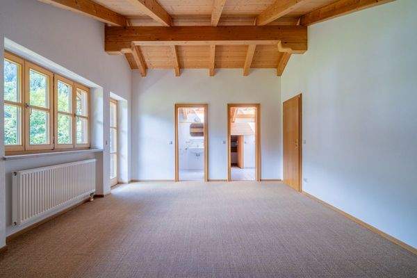 Schlafraum mit Balkonzugang