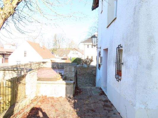 Eingang mit Terrasse