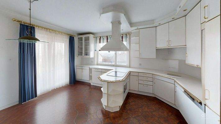 HG-Str-30-Kitchen-Defurnished 1