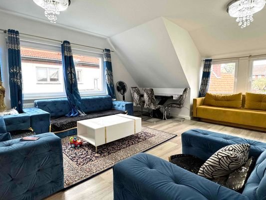 Wohnzimmer im 1.OG rechts