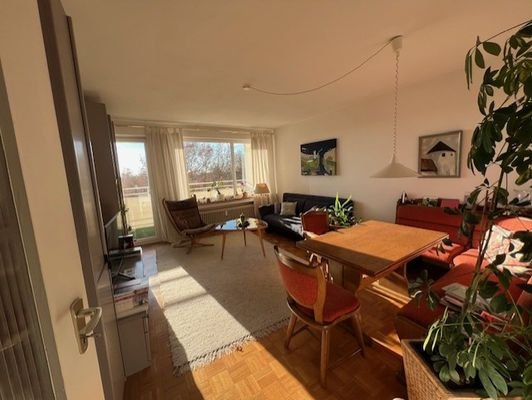 Wohnzimmer mit Essbereich