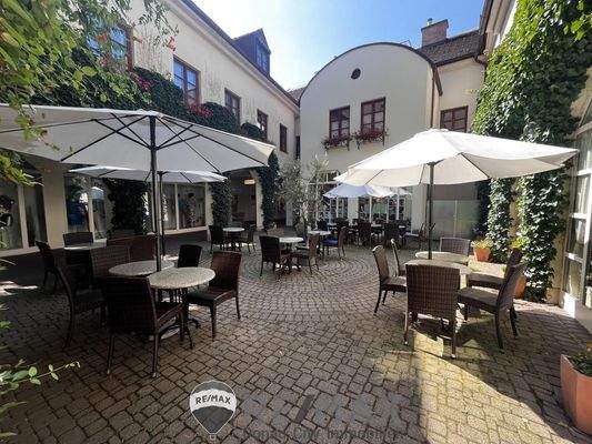 02 Gastgarten_Innenhof1