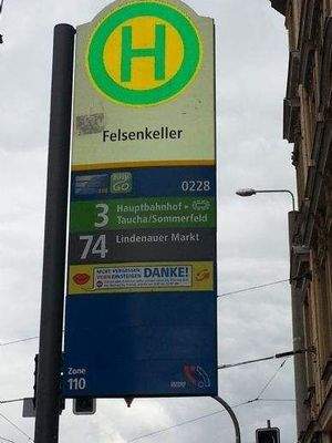 Haltestelle Bus und Strassenbahn