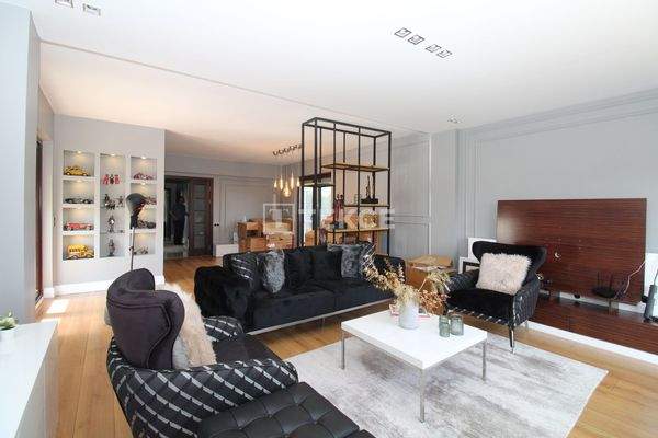 Spacious Stylish Villa with Private Garden in Ankara Çayyolu