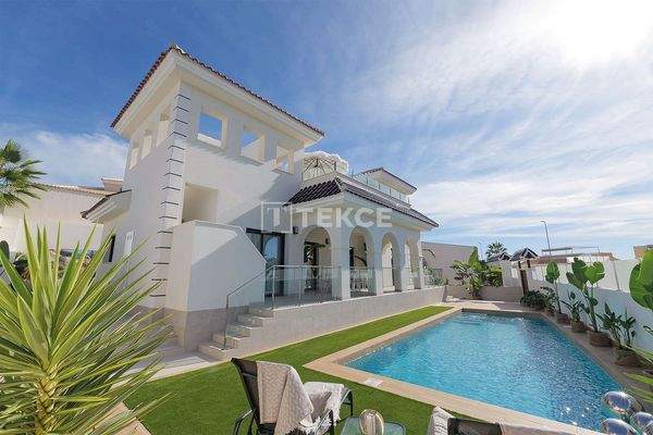 Elegant Villa with Private Pool and Solarium in Ciudad Quesada
