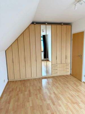 Schlafzimmer Dachgeschoß mit Einbauschrank