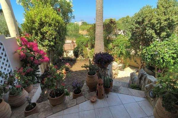 Kreta, Pirgos Psilonerou: Schönes Haus in toller Anlage in Strandlage zu verkaufen