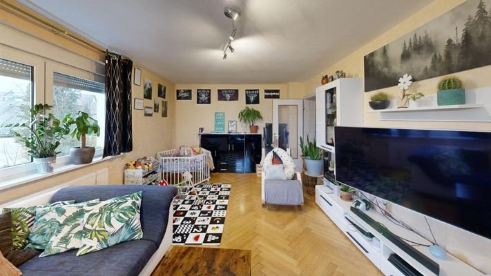 Schon-geschnittene-3-Zimmerwohnung-in-Arnstein-Living-Room