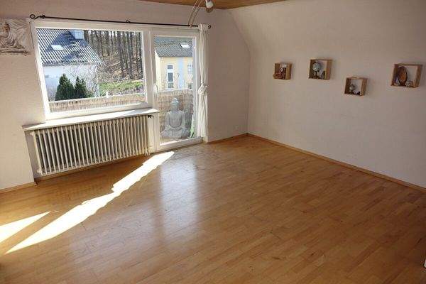 Zimmer DG mit Ausgang Balkon
