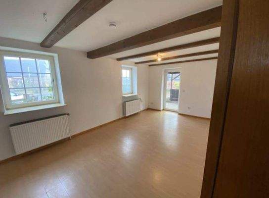 WOHNZIMMER MIT TERRASSENZUGANG