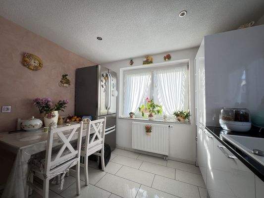 Küche mit Essplatz