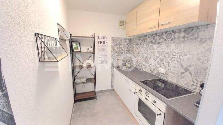 gepflegte Einbauküche