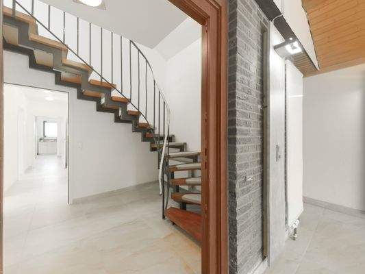 Wintergarten / Diele /Treppenaufgang OG