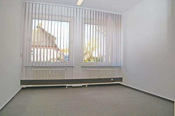 Laden links Büro EG