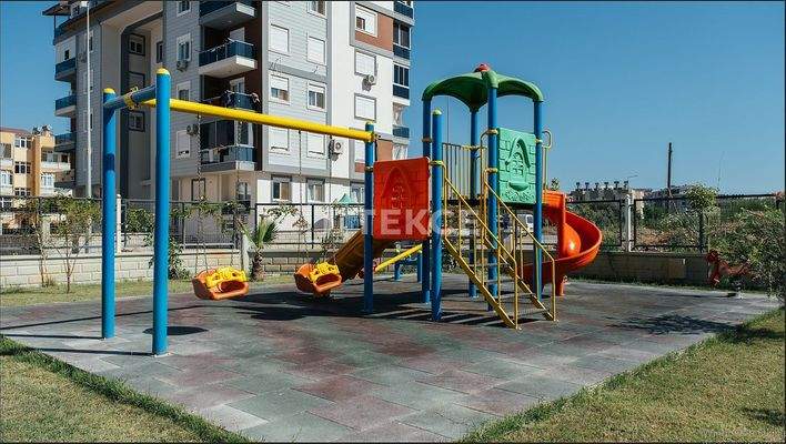 Flats in a Complex Close to Sea in Antalya Gazipaşa