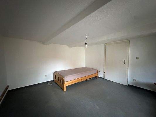 20 schlafzimmer-3-doppelhaushaelfte-hilkerode-rkm-immobilienkontor.jpg