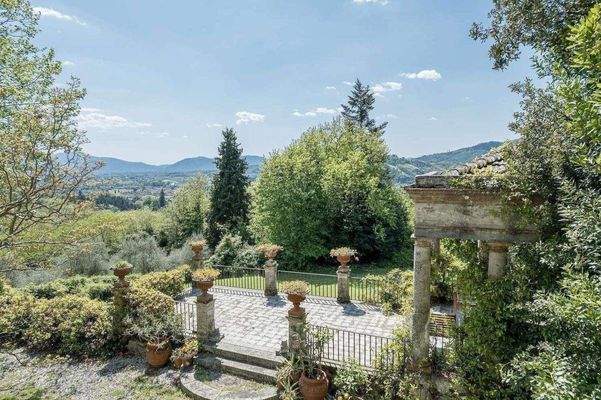 31_Herrschaftliche VillaToskana.jpg