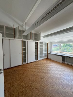 Büro-/Praxisflächen 1. OG