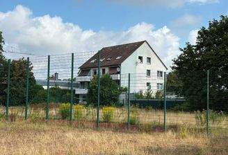 Gesamtansicht des Mehrfamilienhauses