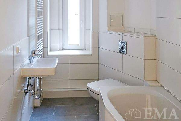 Wohneinheit Bad mit Badewanne