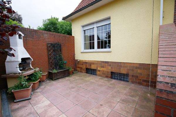 32 - Terrasse nebst Grillstelle.jpg
