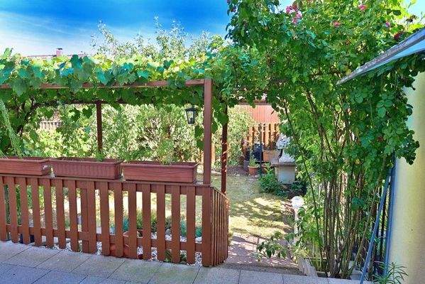 Terrasse mit Garten