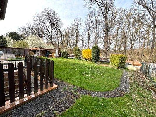 Garten hinter dem Haus