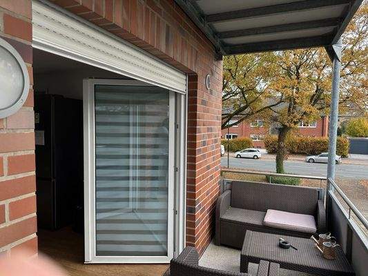 Balkon zu Stellplätzen und DS