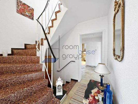 EG-Treppenhaus zu OG