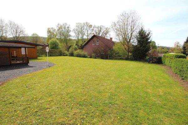 Grundstücksansicht seitlich