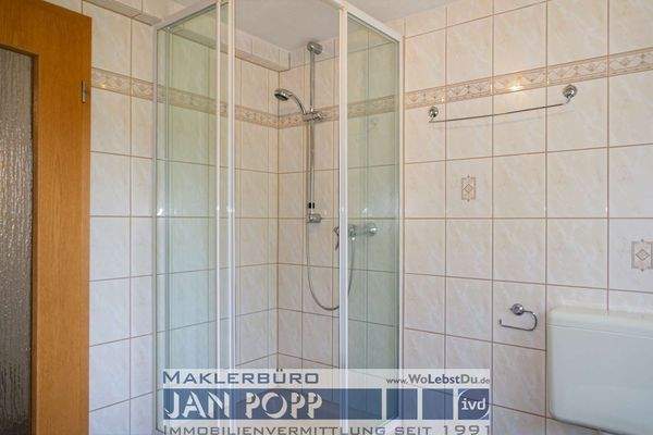 Dusche-WC mit Tageslicht 