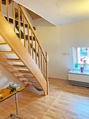 Treppe DG Vorderhaus.jpg