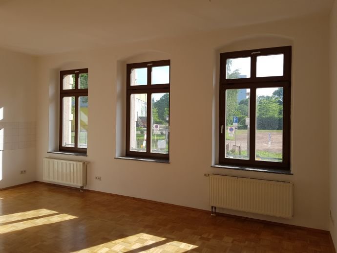 Zentrum!!! Tolle 2-Raum-Wohnung direkt am Schlossteich mit Balkon und Parkett!!