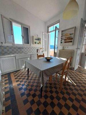 Kreta, Kalyves: Elegante neoklassizistische Villa am Meer zu verkaufen