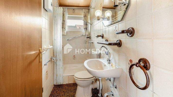 Haus 1 Badezimmer 2 1