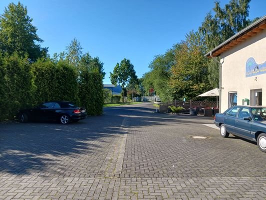 Einfahrt Parkplatz