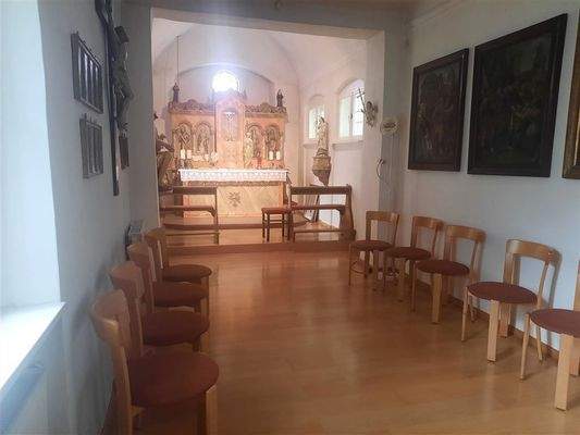 Zimmer Erdgeschoss (Kapelle)