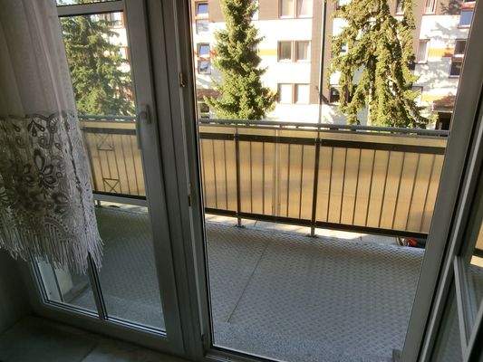 12 Balkon am Wohnzimmer.JPG
