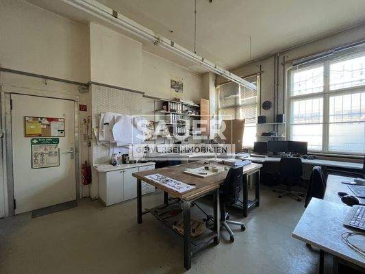 Büroraum im linken Teil