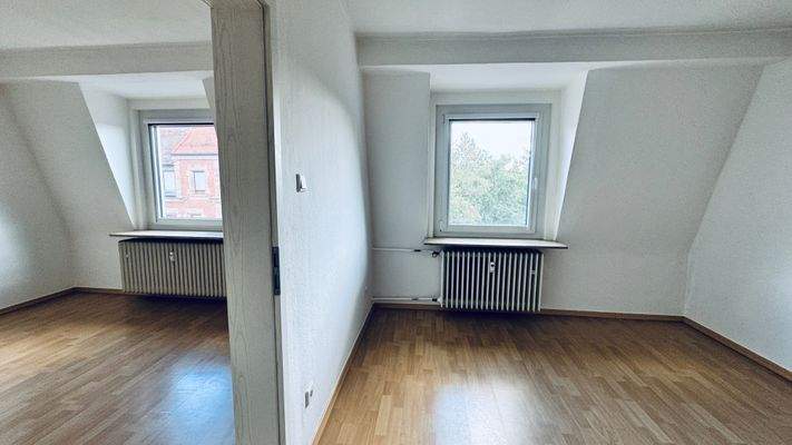 Schlafzimmer mit blick ins Wohnzimmer