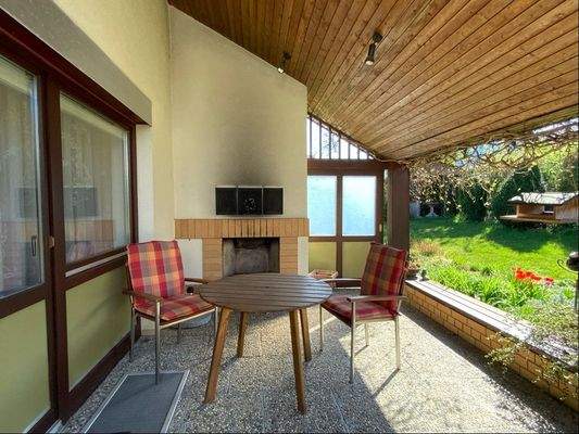 Überdachte Terrasse 