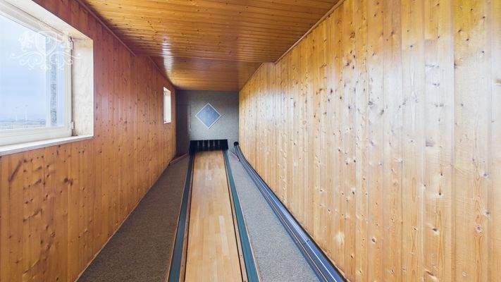 CAM01984G0-PR0452-STILL034