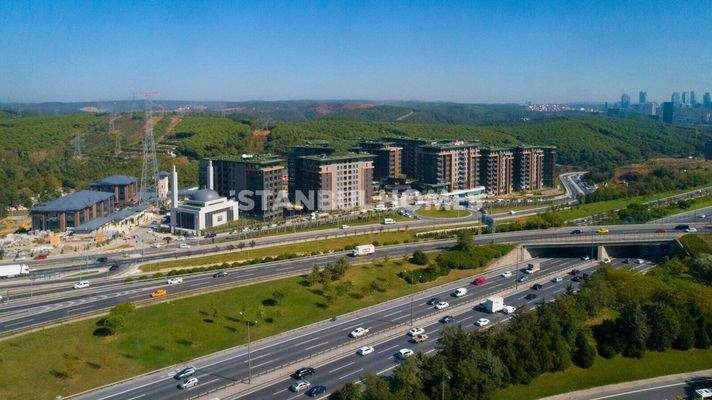 Spacious Real Estate with Forest View in Kağıthane Istanbul