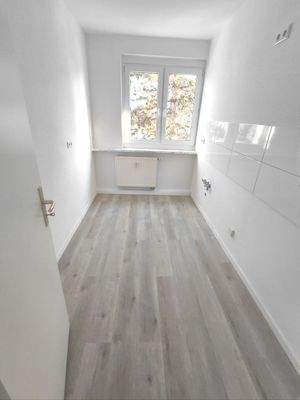 Leerer Raum mit Fenster