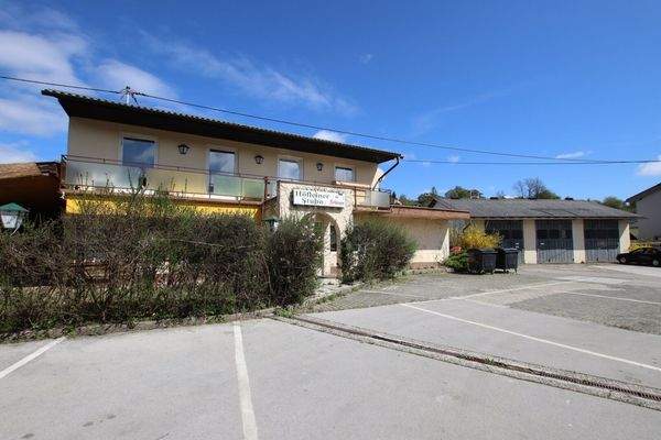Wohn- und Geschäftshaus in Keutschach-Höflein mit 1.892m² Grundstück und 3 XXL-Garagen Nähe Rauschelesee mit vielen Verwendungsmöglichkeiten!