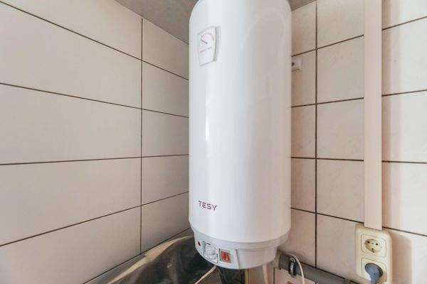 Warmwasser Badezimmer Erdgeschoss