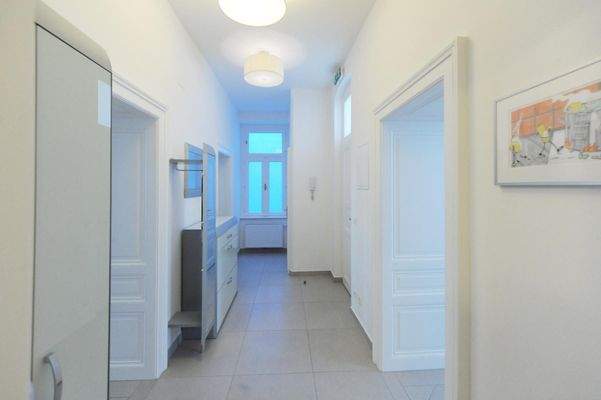 Vorzimmer / anteroom