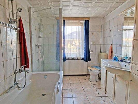 Bad im Erdgeschoss