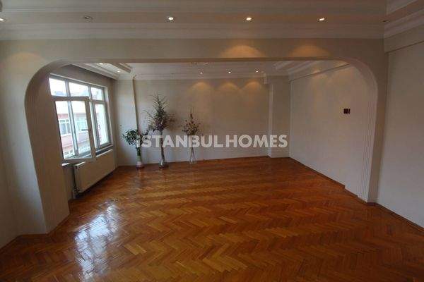 Stylish Apartments with Balcony and City Views in Eyupsultan