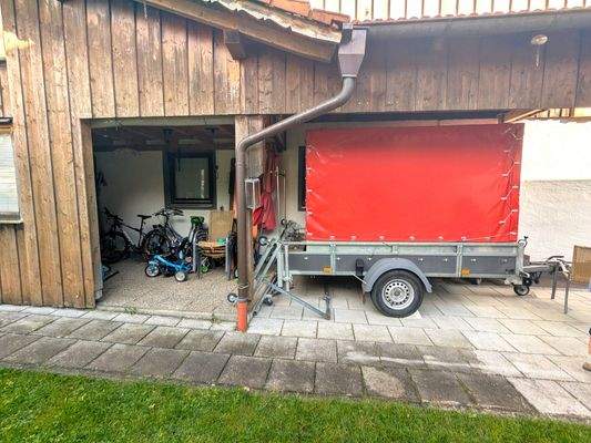 Gemeinschaftlicher Freisitz (linker Bereich)